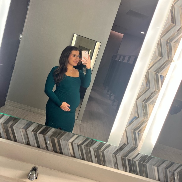 Club L London
BOTTLE GREEN LONG SLEEVE SQUARE NECK MATERNITY MAXI DRESS W SPLIT - Picture 3 of 3